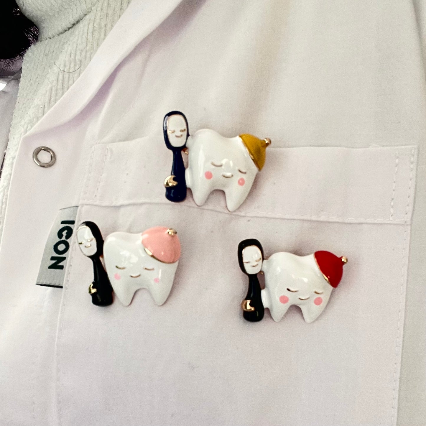 Fırçalı Dişçi Broş