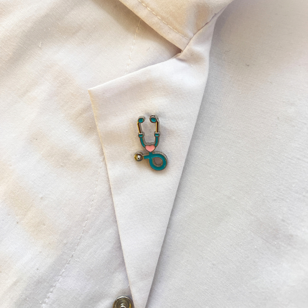 Steteskop Pin Broş