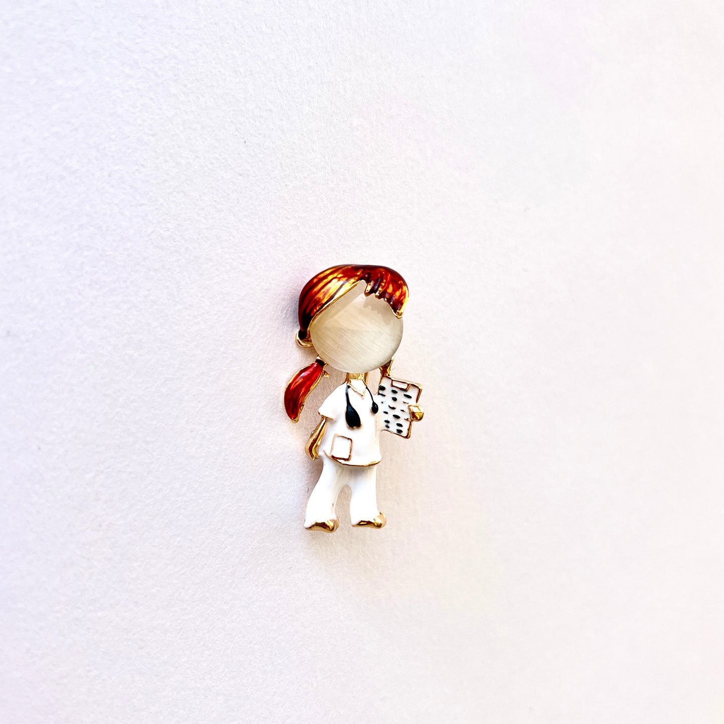 Bakır Saçlı Doktor Broş